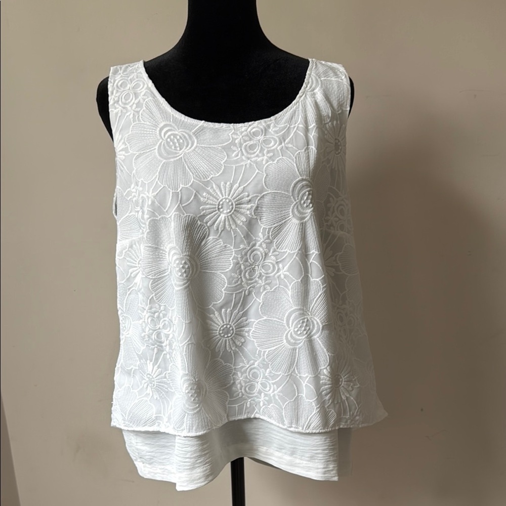 REDUCED!  NWOT Chico's White Relaxed Sleeveless Tank Top